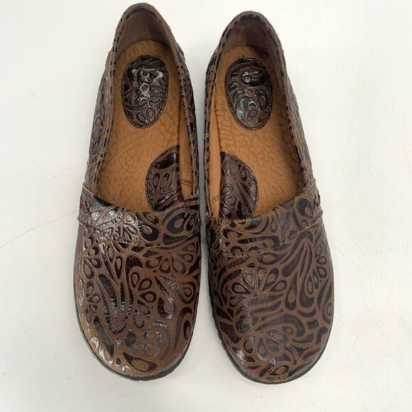 BOC BORN flats shoes genuine leather brown sz 8.5 fits like 8 - Picture 1 of 6